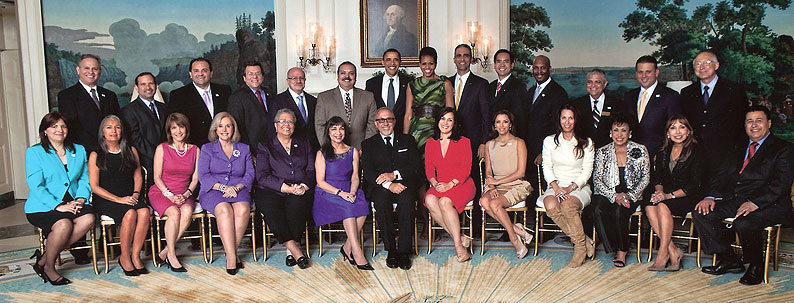 Comisión de NMAL, el Presidente Obama y Michelle Obama en la Casa Blanca