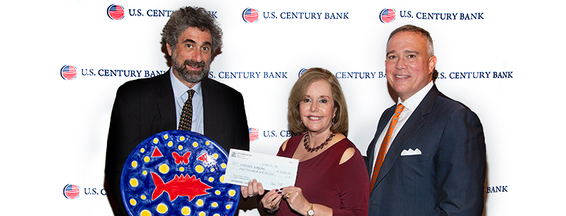 ArtesMiami & U.S. Century Bank presented Award to Mitch Kaplan